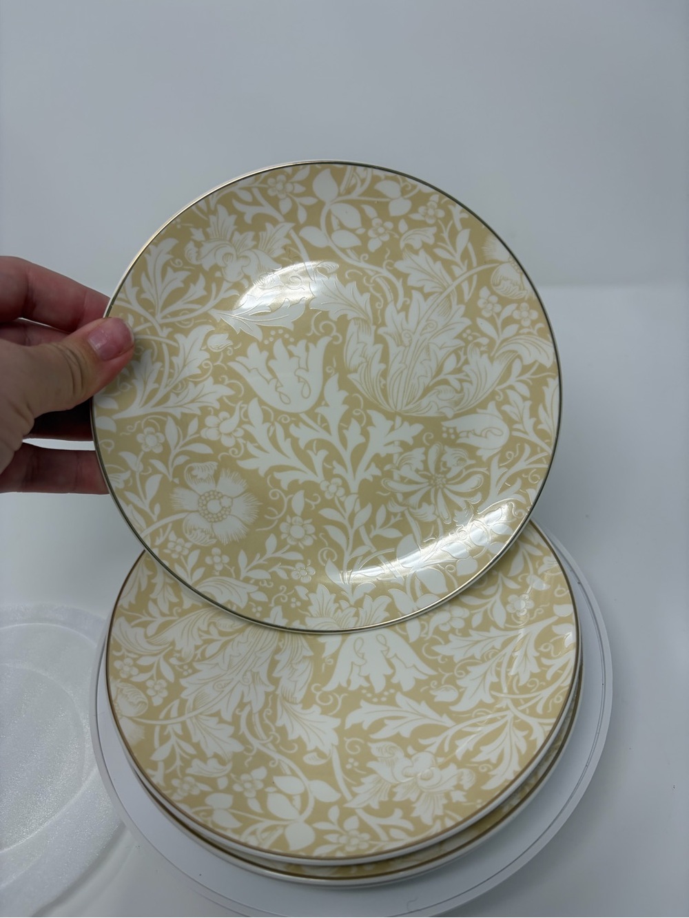 Morris & Co Compton Set of 4 Appetizer Plates Gold Trim 6.5" NWT